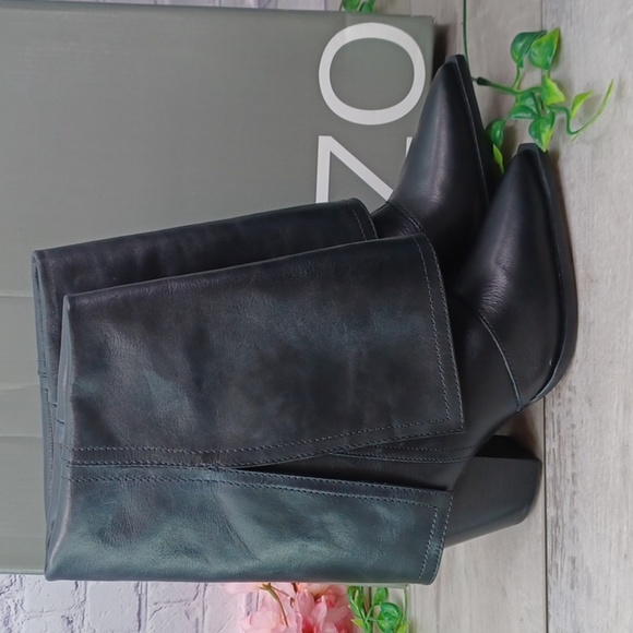 Arezzo Bianca Fold Over Skirt Bootie NIB - Picture 4 of 12